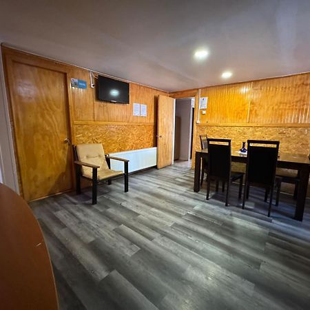 World'S End Hostal 纳塔列斯港 外观 照片