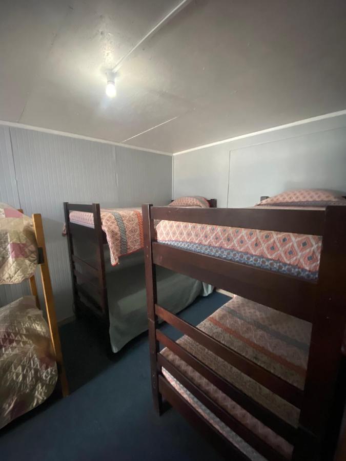 World'S End Hostal 纳塔列斯港 外观 照片