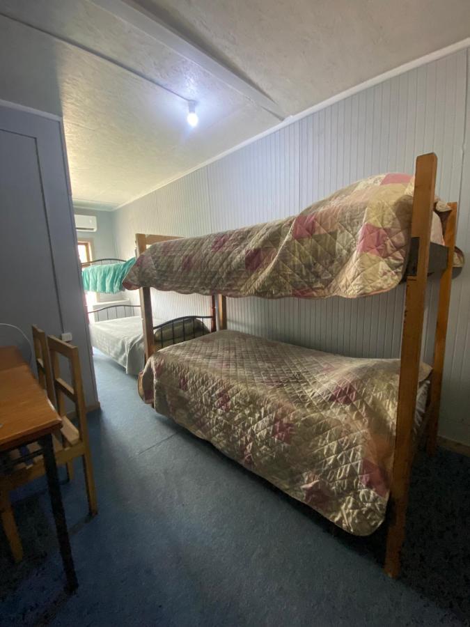 World'S End Hostal 纳塔列斯港 外观 照片