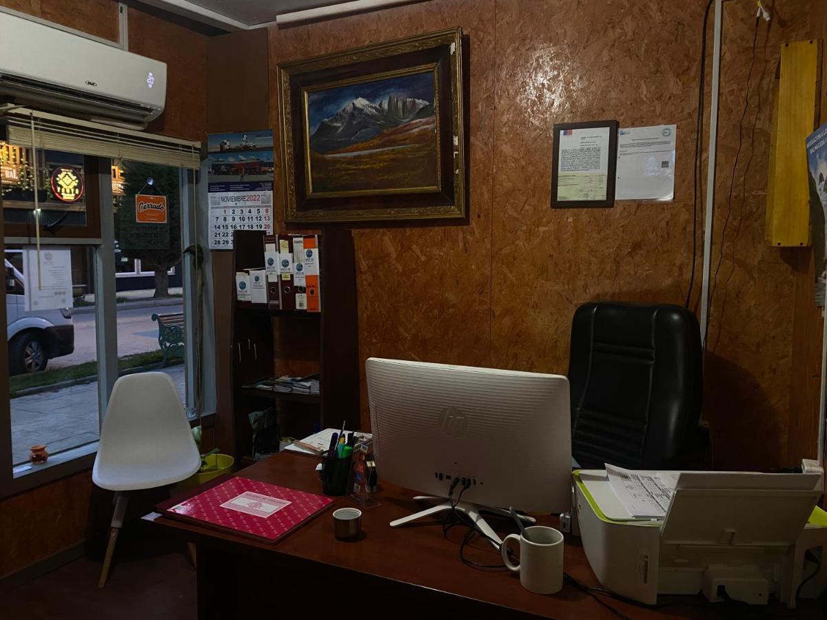 World'S End Hostal 纳塔列斯港 外观 照片