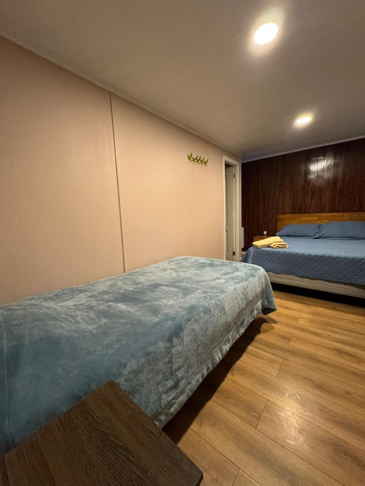World'S End Hostal 纳塔列斯港 外观 照片
