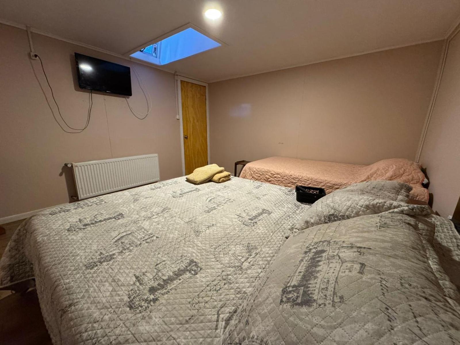 World'S End Hostal 纳塔列斯港 外观 照片