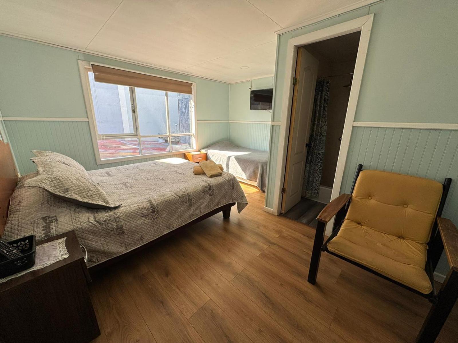 World'S End Hostal 纳塔列斯港 外观 照片
