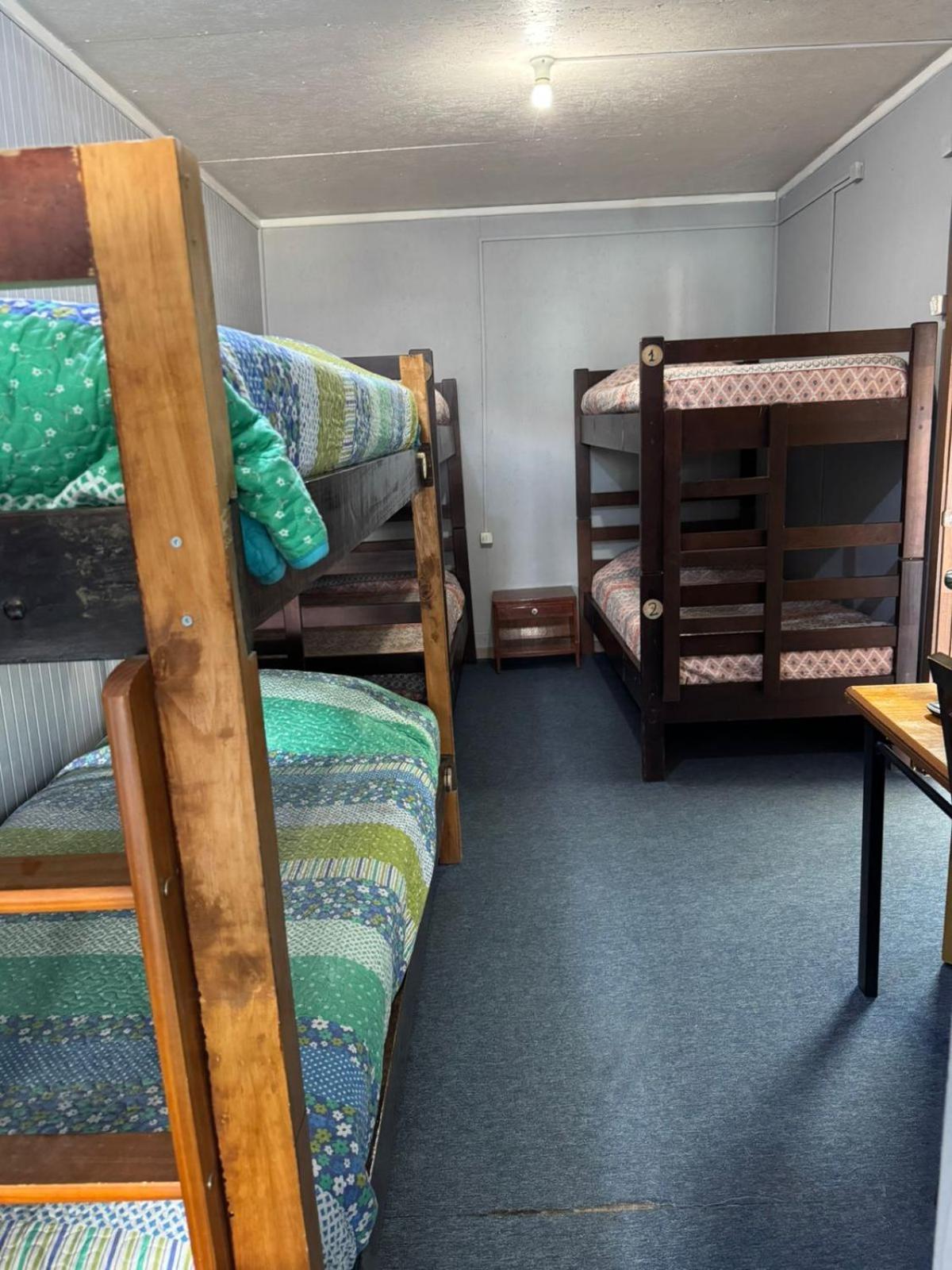 World'S End Hostal 纳塔列斯港 外观 照片