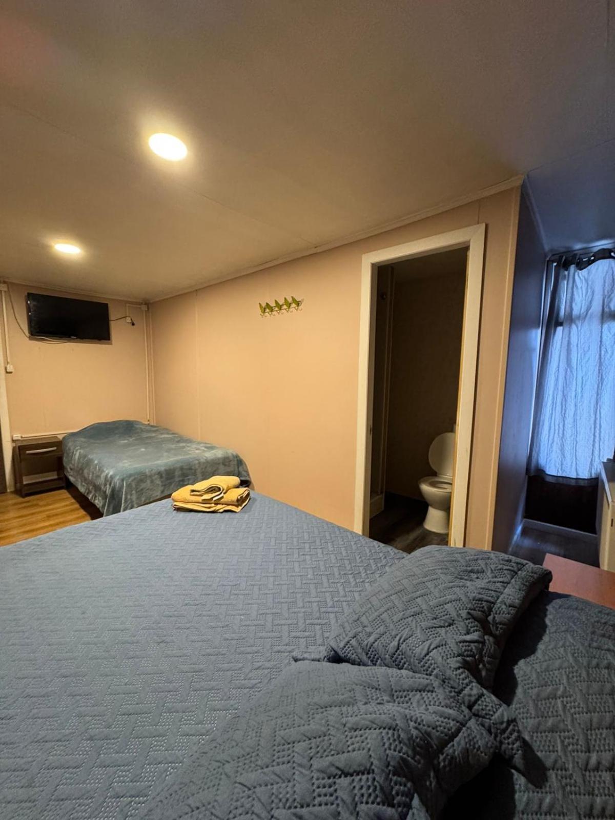 World'S End Hostal 纳塔列斯港 外观 照片